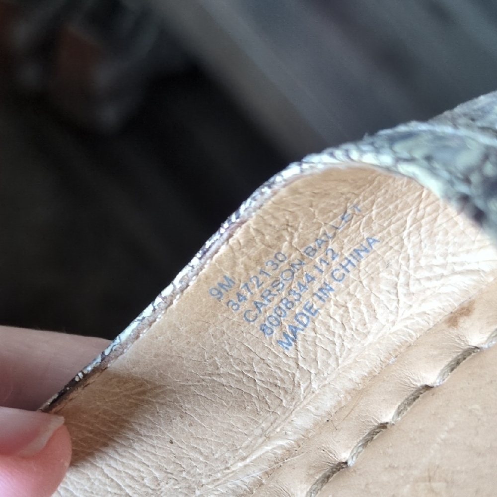 Frye Cream and Brown Women's Flats - Picture 7 of 8